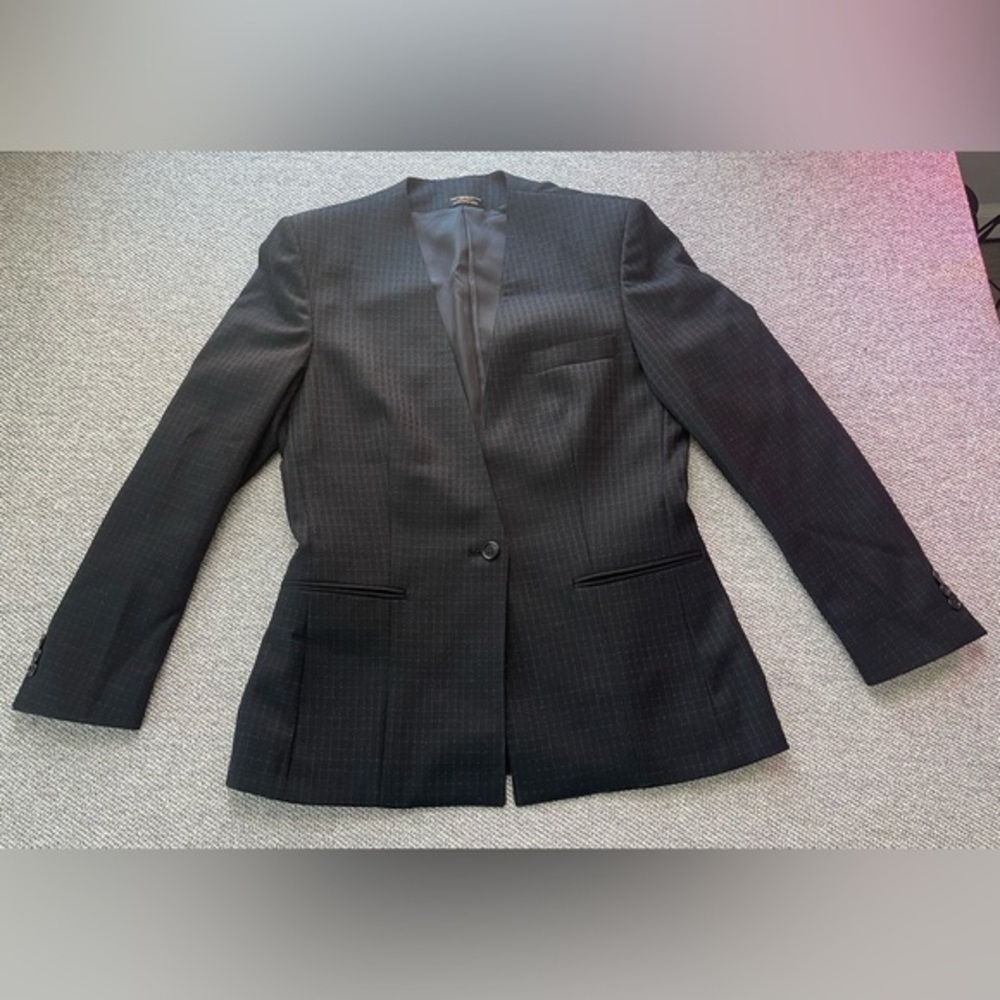 Vintage Stunning Silhouette Black Women's Blazer